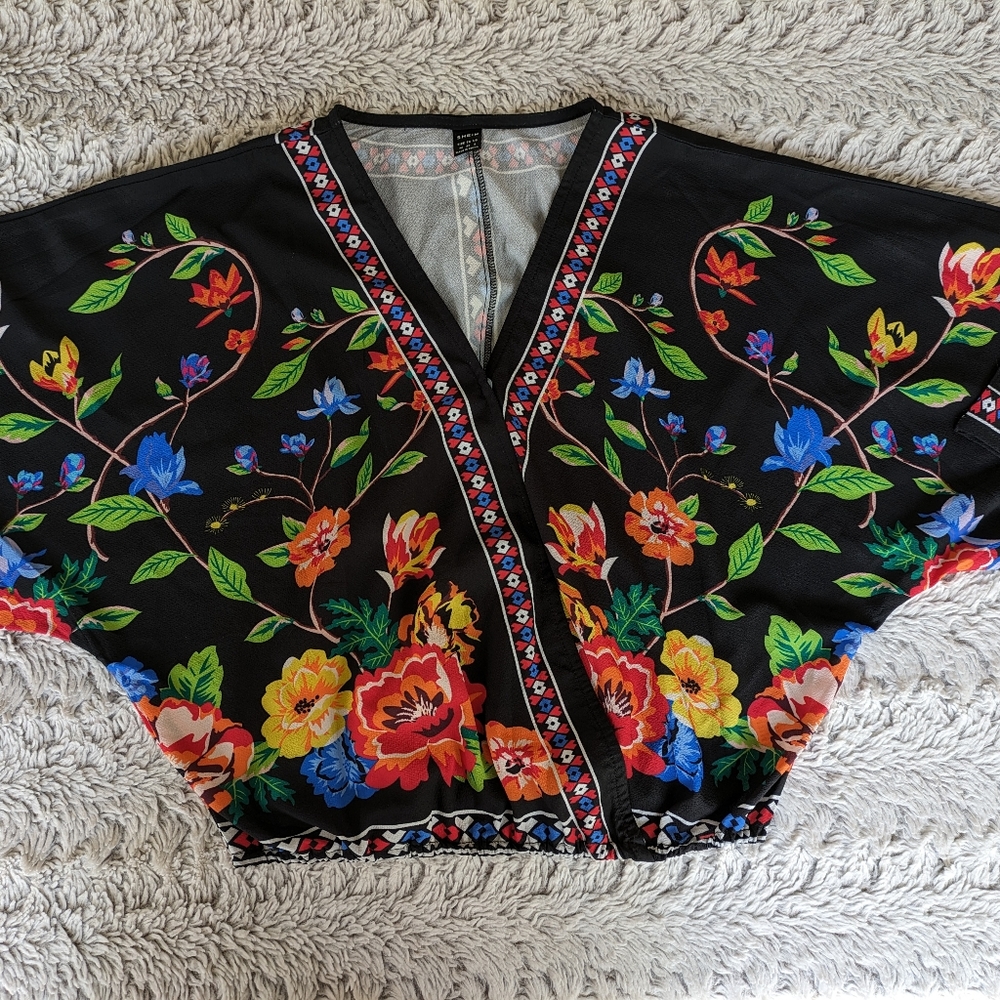 Beautiful, vibrant flowered festival party fall autumn blouse medium